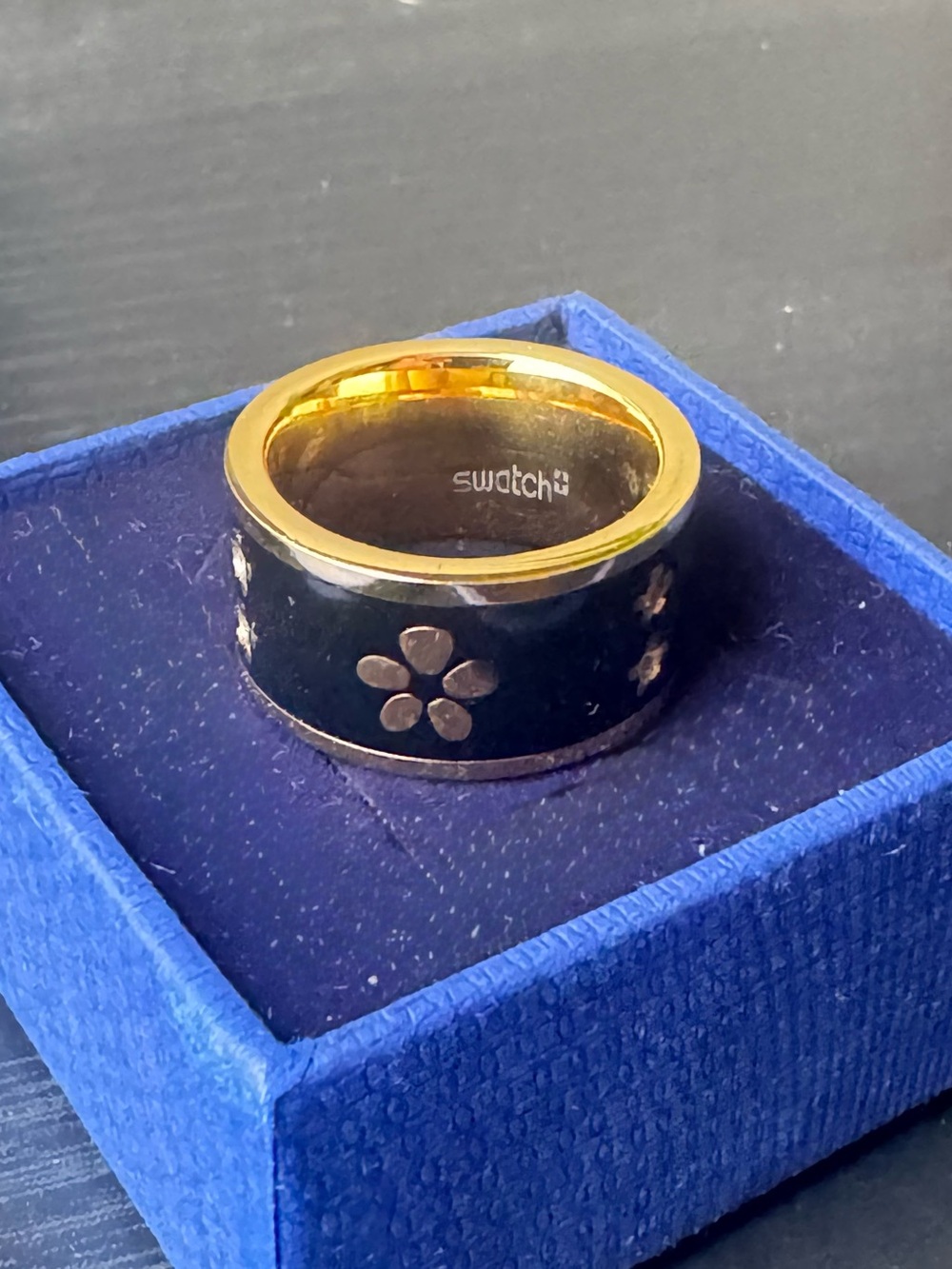 Swatch Black & Gold Floral Band Ring